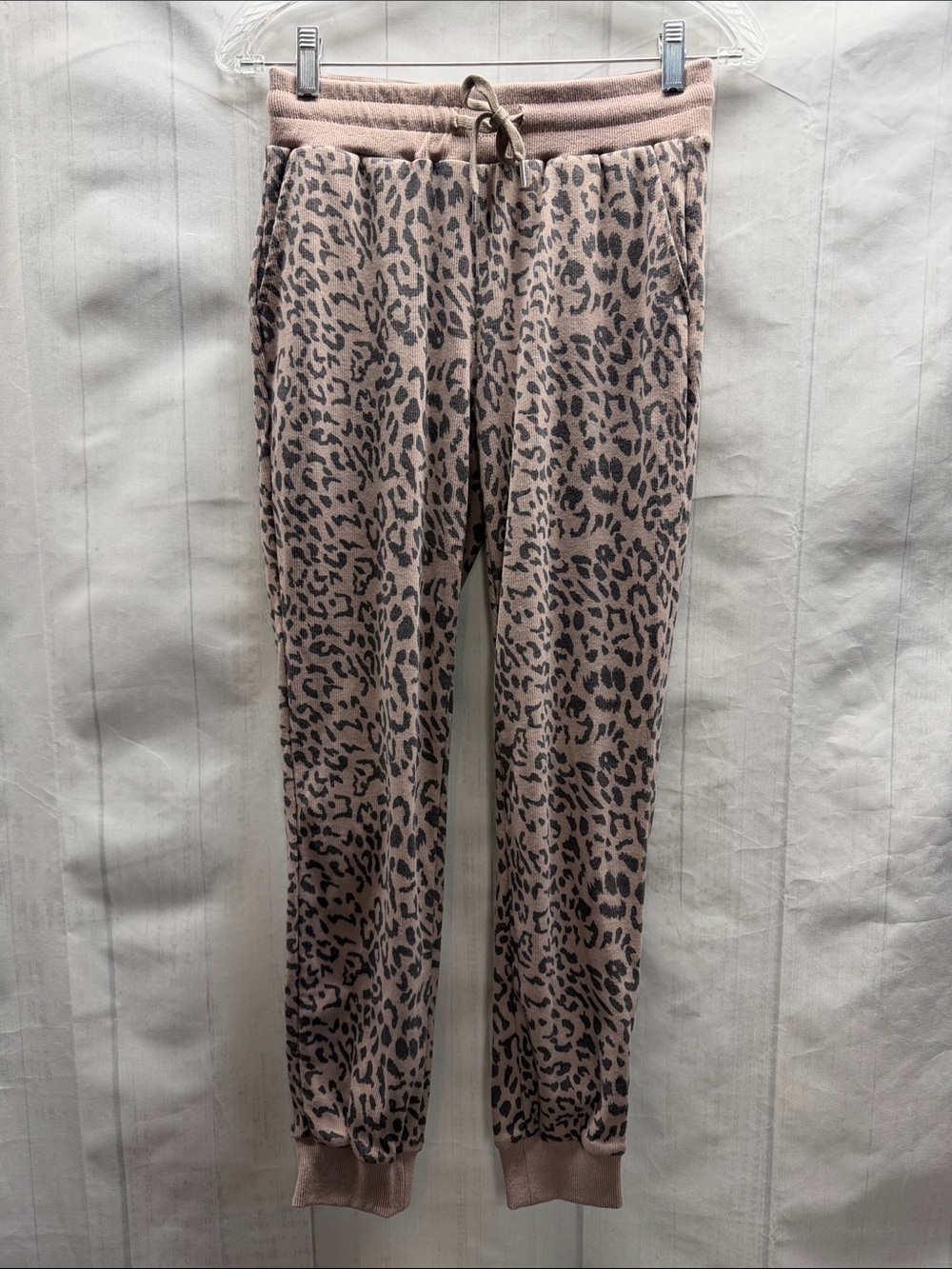 BB Dakota Steve Madden NWT Mauve Taupe Spotty Vision Leopard Print Joggers XS